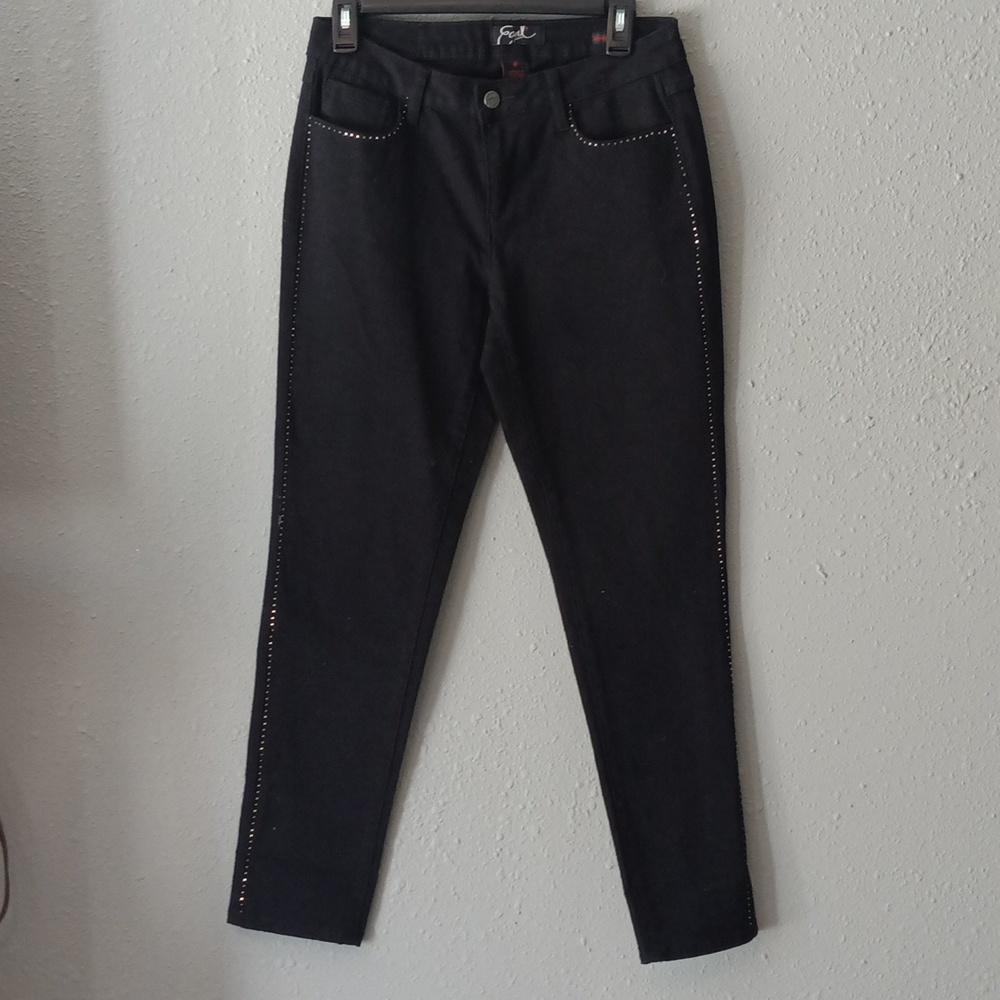 Earl skinny ankle black jeans size 6